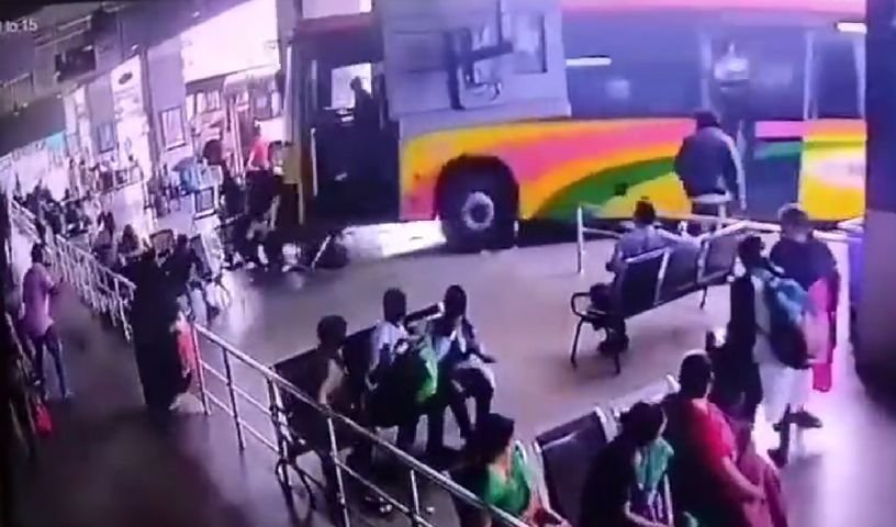 Vijayawada bus accident